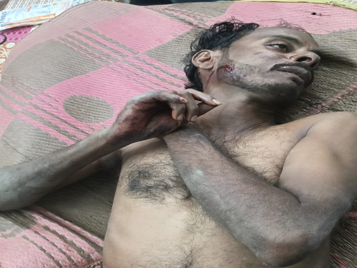 मृतक शराब के लिए बेटे से पैसे मांगता था। इस बात को लेकर दोनों के बीच अक्सर विवाद होता था।