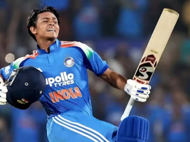 जायसवाल ने 50 गेंदों का सामना कर 101 रन बनाए। उन्होंने अपनी पारी में 16 चौके जड़े। - Dainik Bhaskar