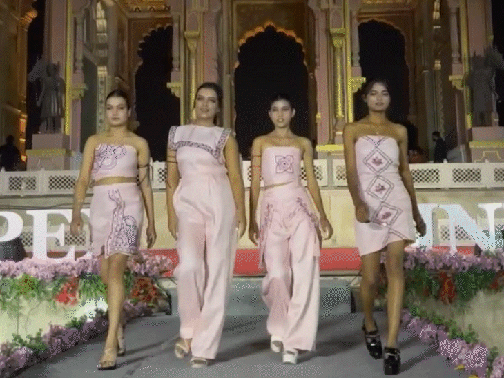 छात्रों ने पारंपरिक रंगों केसरिया, नीला, लाल और मिट्टी के शेड्स को आधुनिक पैलेट के साथ संतुलित करते हुए ऐसे डिजाइन्स रचे, जो युवा सोच और राजस्थान की आत्मा दोनों को दर्शाते थे।