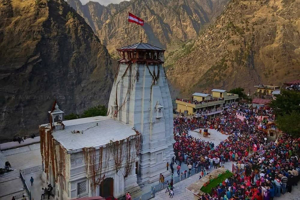 भगवान नृसिंह में आदि शंकराचार्य की गद्दी और गरुड़ जी की पूजा होती।