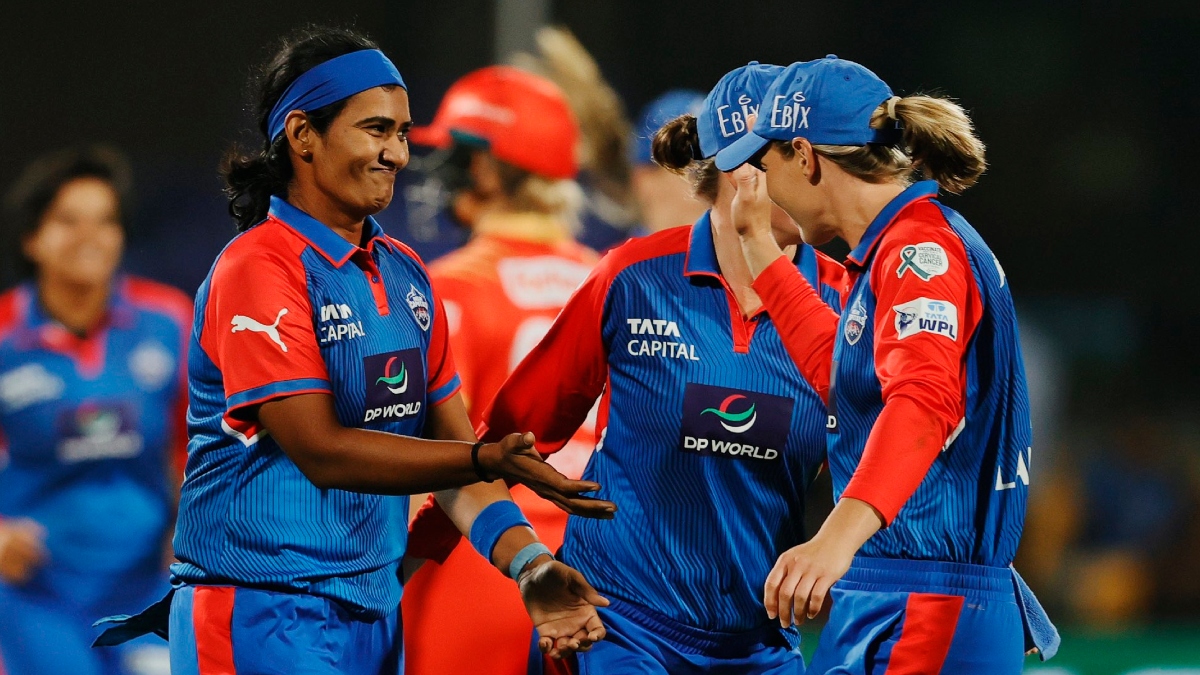 वीमेन प्रीमियर लीग में शिखा अब तक दिल्ली कैपिटल्स से खेलती रही हैं।