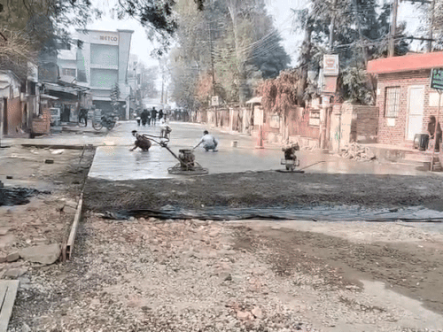 सड़क का निर्माण कार्य