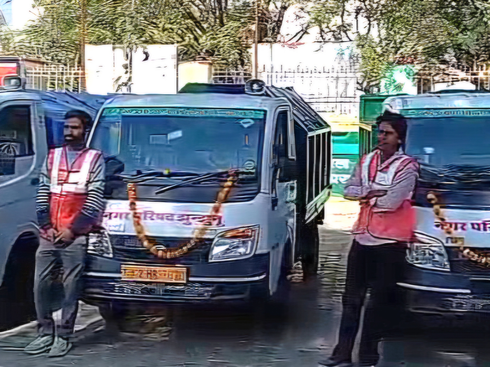 ऑटो टीपर घर- घर जाकर कचरा संग्रहण करेगा।