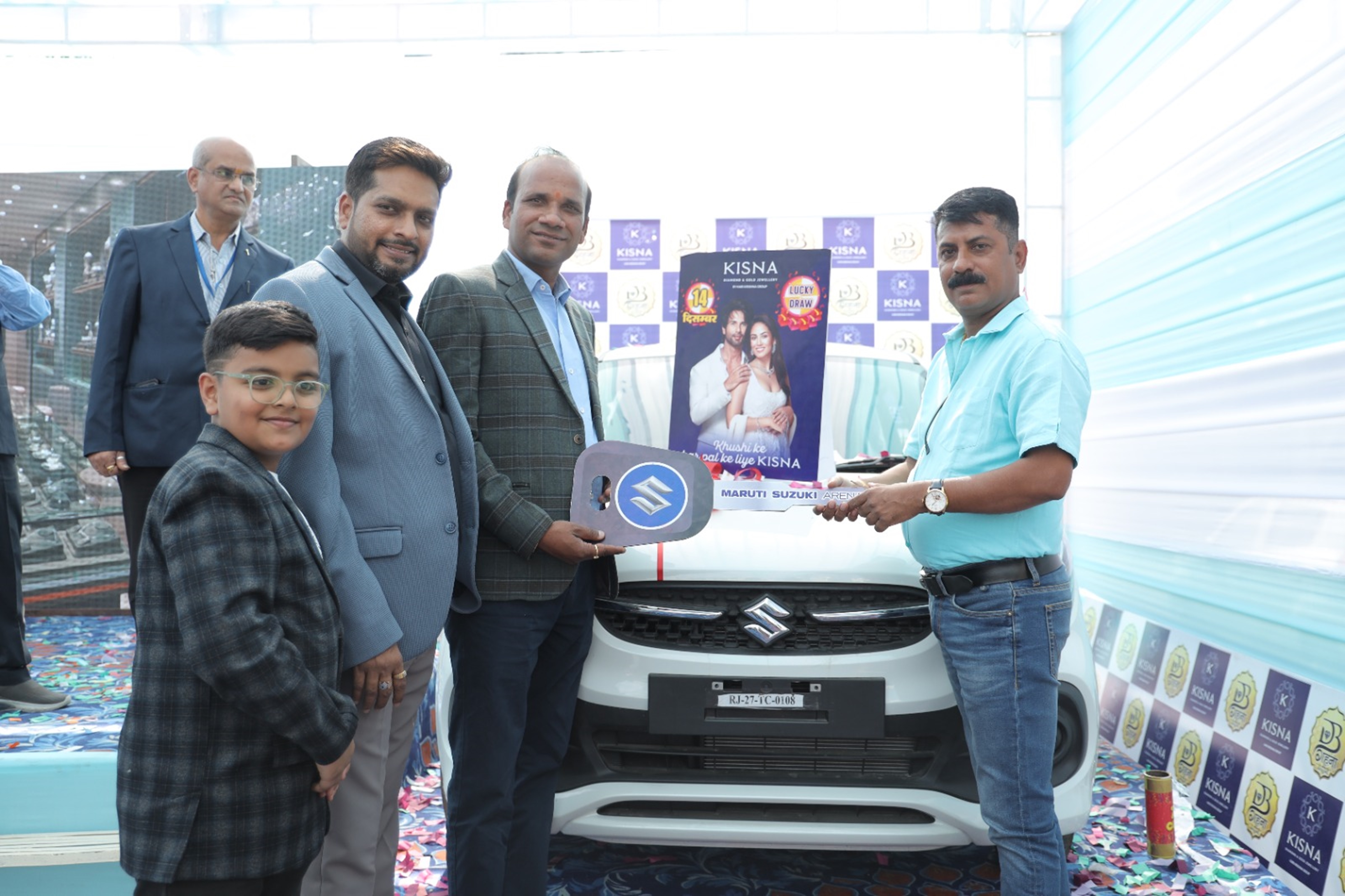 Lucky draw at DB Gehna Jewellers: Anoop Choubisa wins car, Anjana and ...