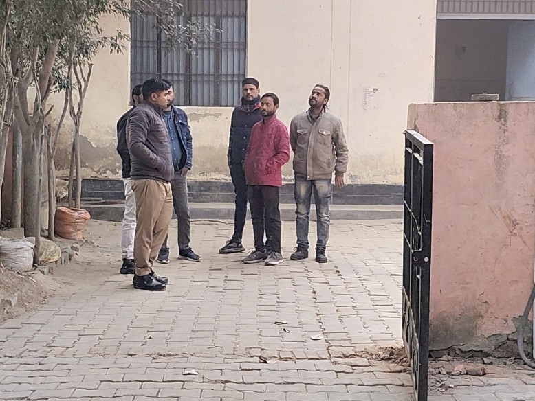 A young man died after being crushed by a trolley in Aligarh.