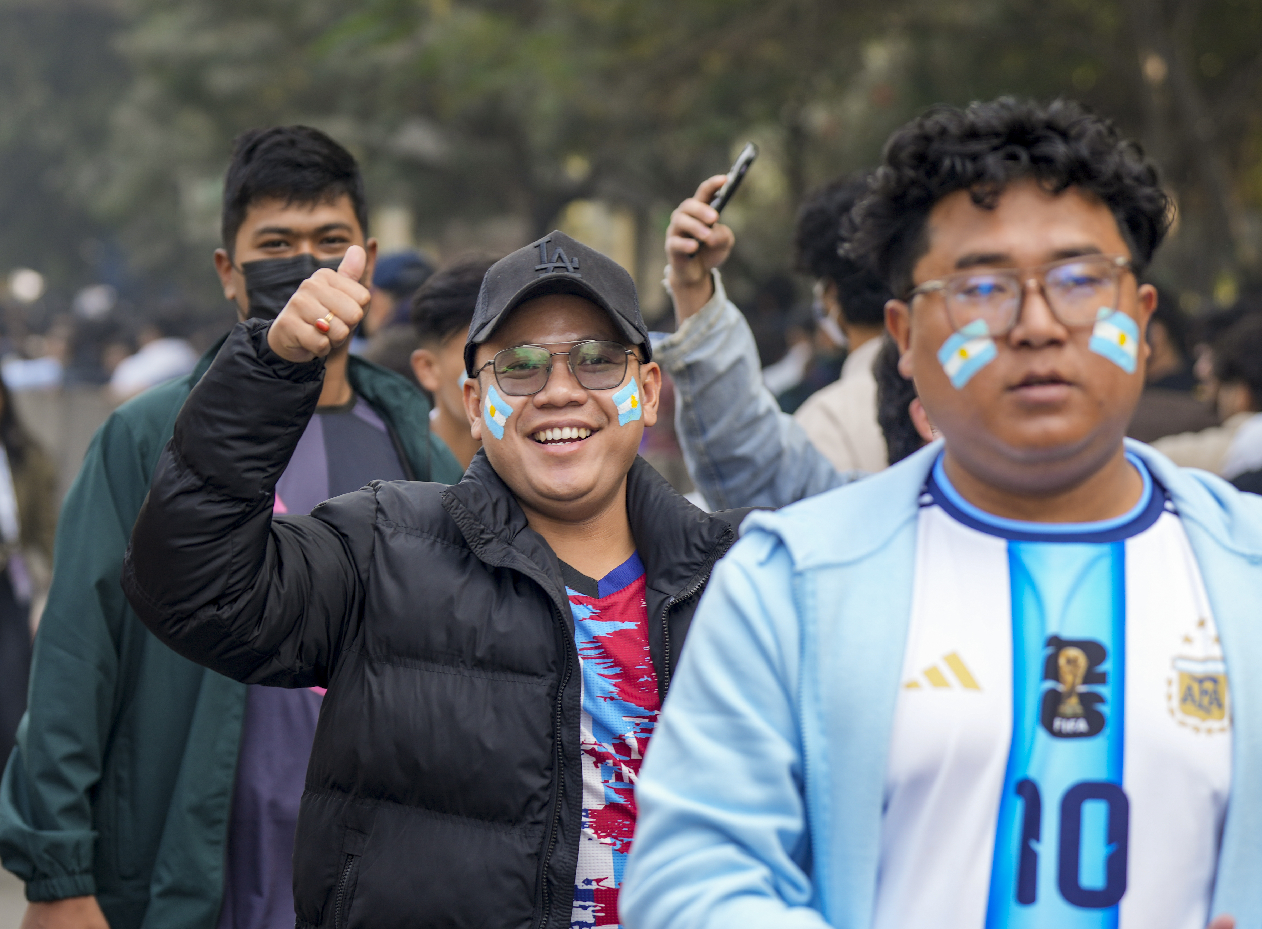 मेसी को देखने अरुण जेटली स्टेडियम पहुंचे फैंस।