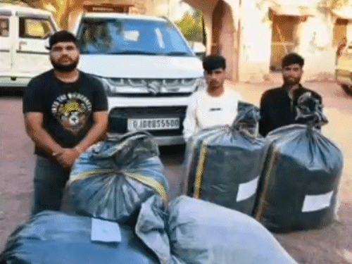 एएनटीएफ टीम ने 50 किलोमीटर तक वाहन का पीछा कर तीन आरोपियों को गिरफ्तार किया।