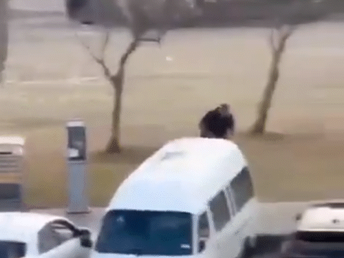 अहमद को बंदूक चलानी नहीं आती थी, इसलिए वे आतंकी पर फायरिंग नहीं कर पाए।