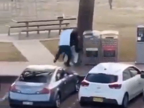 ऑस्ट्रेलिया में अहमद ने अपनी जान पर खेलकर लोगों की जान बचाई।