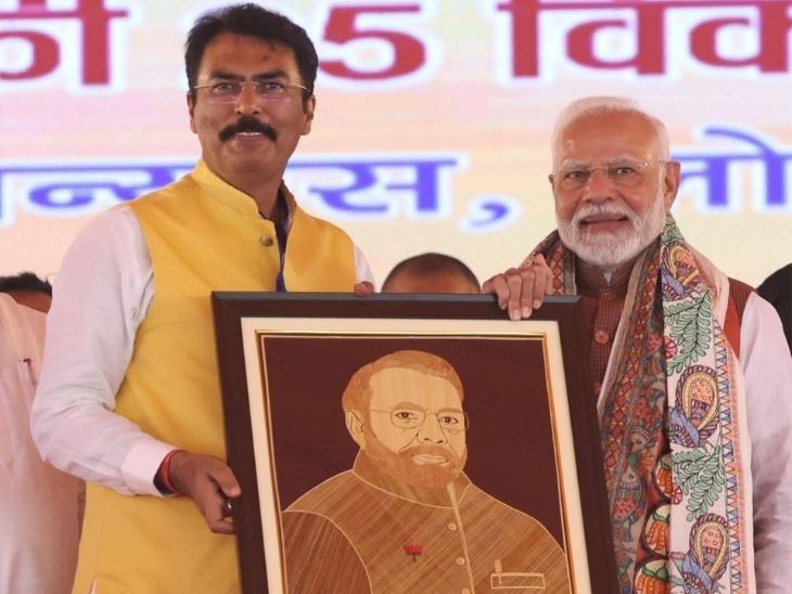 विधानसभा चुनाव के प्रचार के दौरान सरावगी ने प्रधानमंत्री को पेंटिंग दी थी।