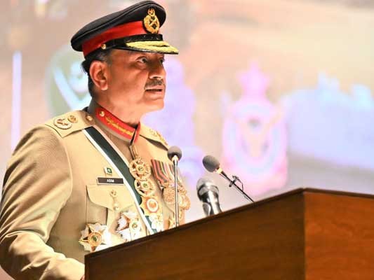 आसिम मुनीर ने सोमवार (8 दिसंबर) को CDF का पदभार संभाला और कार्यक्रम को संबोधित किया।