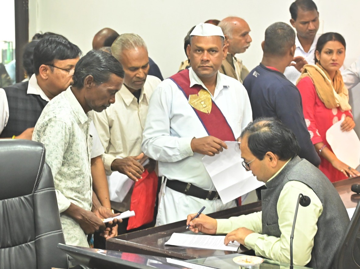 सभी मामलों में कलेक्टर संजय अग्रवाल ने कार्रवाई के निर्देश दिए हैं।