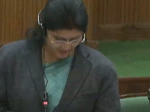 कांग्रेस विधायक हर्षिता बघेल ने सड़क मरम्मत की जानकारी मांगी।