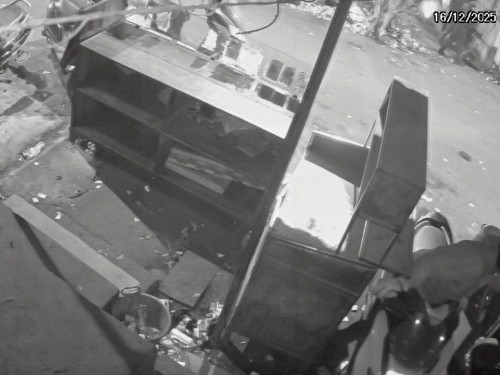 CCTV में कैद हुई घटना। स्पीड से