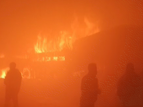 Mathura Yamuna Expressway Fire Accident LIVE Video Update | UP Fog Tragedy | मथुरा में 8 बसें-3 कारें टकराईं, 13 जिंदा जले: शरीर के टुकड़े 17 पॉलीथिन में ले गए; एक्सप्रेस-वे पर