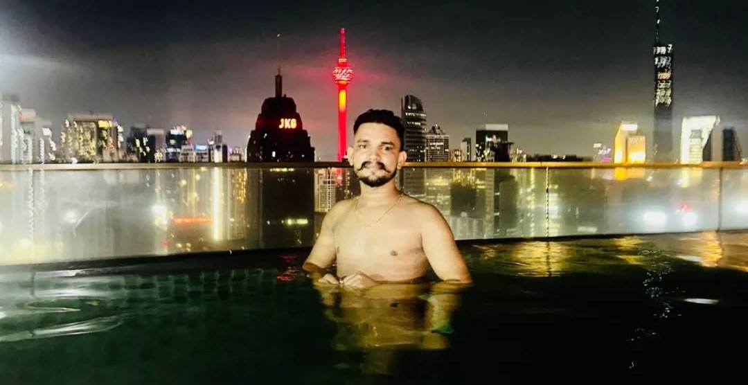 अजरबैजान से पहले सुनील मलेशिया से लॉरेंस का नेटवर्क चला रहा था।