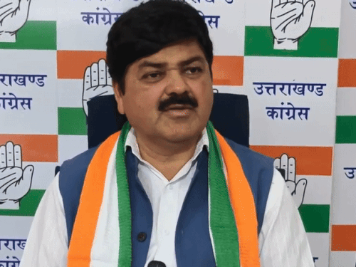 जन-जन की सरकार, जन-जन के द्वार को लेकर गोदियाल ने तंज कसा।