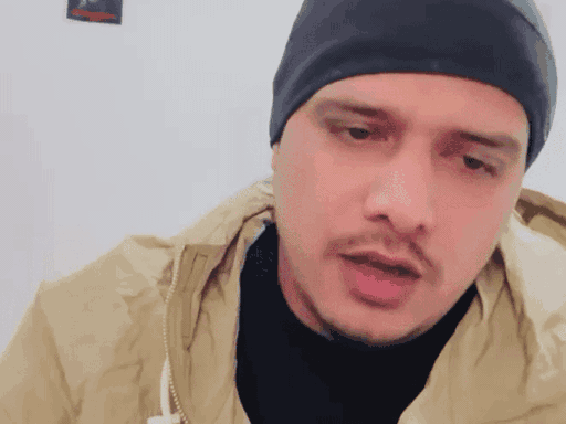 सोशल मीडिया पर लाइव होकर रैपर ने एल्बम ‘वोमिट ऑन पेपर’ से जुड़े विवाद पर बात की।