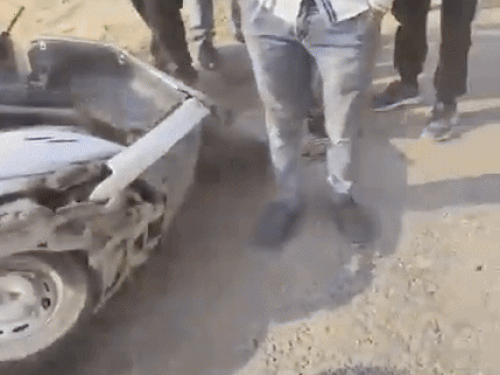 हादसे के बाद क्षतिग्रस्त एक्टिवा।