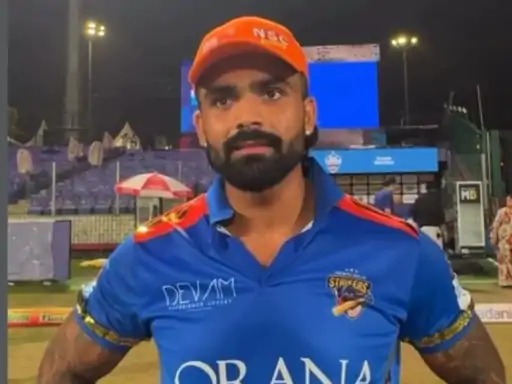 सार्थक रंजन पूर्णिया के सांसद पप्पू यादव के बेटे हैं। वो दिल्ली की तरफ से खेलते हैं।