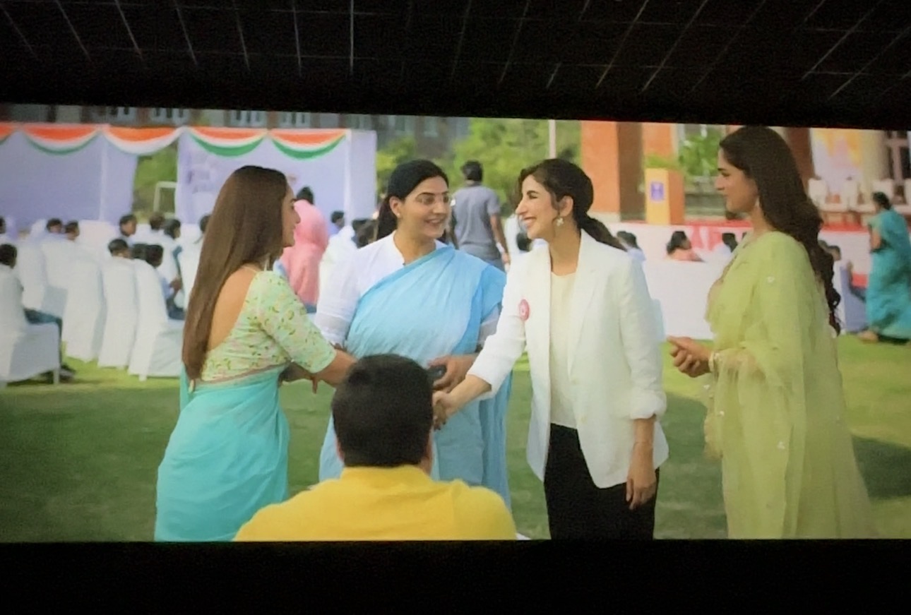 रश्मि ने फिल्म में निभाया है प्रिंसिपल का रोल।