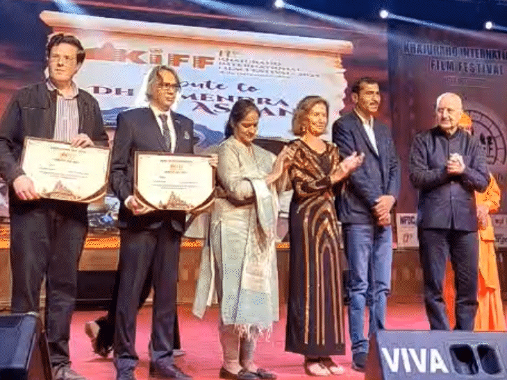 फिल्म फेस्टिवल के उद्घाटन सत्र में देशभर से आए 10 जूरी सदस्य भी शामिल हुए।