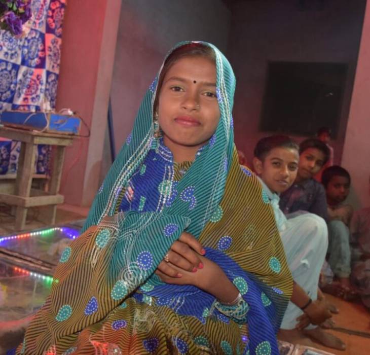 अनीता के माता-पिता पिछले 3 महीने से बेटी की तलाश में पुलिस के चक्कर काट रहे हैं, लेकिन हर बार कार्रवाई करने के बजाय उन्हें लौटा दिया गया।