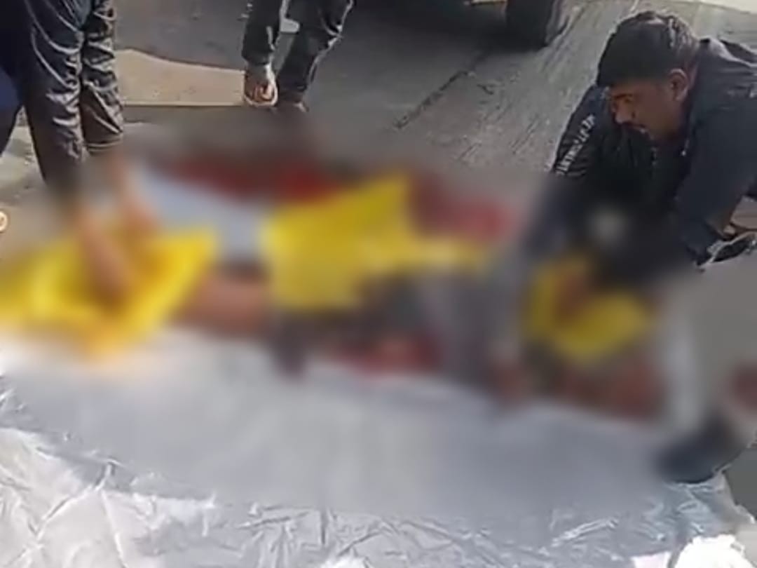 A speeding car collided with an electric pole in Dhamtari.