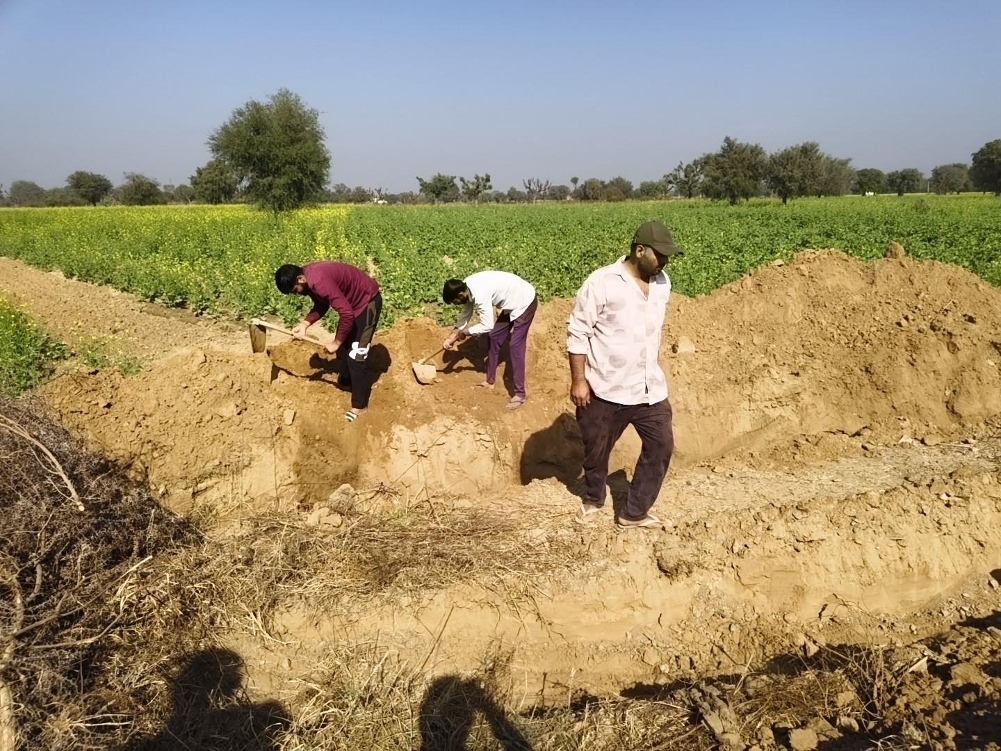 पिछले एक साल में यह तीसरी बार है जब दबंगों ने बंद किए गए इस रास्ते को प्रशासन के हस्तक्षेप के बाद खोला गया।