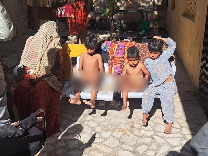 महिला और उसके तीन बच्चों को रायपुर उप जिला अस्पताल पहुंचाया गया।