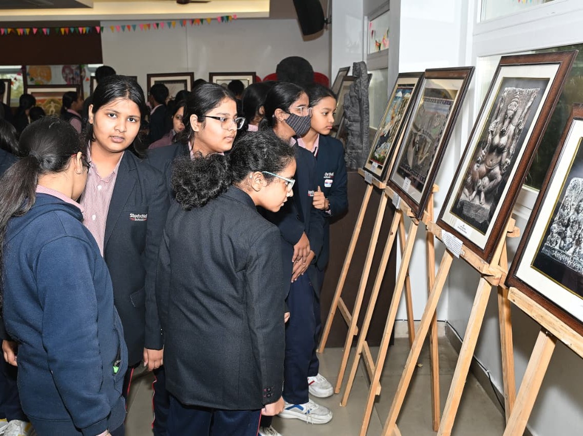 राज्य संग्रहालय ने स्कूल में लगाई विशेष प्रदर्शनी:  छात्रों को कला-संस्कृति और विरासत से जोड़ा – Lucknow News
