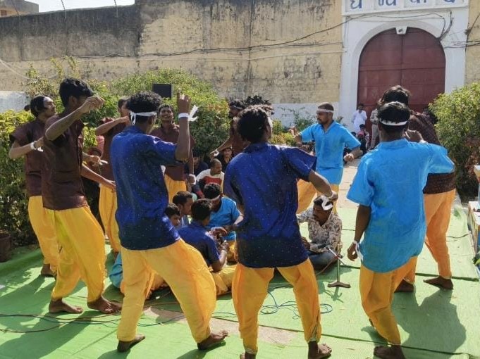 धमतरी जेल में गुरु घासीदास जयंती मनाई गई:  विचाराधीन कैदियों ने पंथी नृत्य कर दिया सत्य-अहिंसा का संदेश, नशामुक्ति की शपथ ली – Dhamtari News