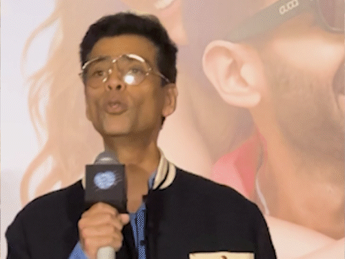 फिल्म के बारे में मीडिया से बात करते हुए करण जौहर।