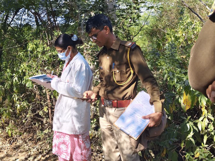 एफएसएल की टीम घटनास्थल का मुआयना करने पहुंची है