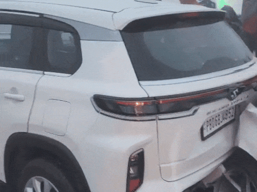 जालंधर के काला बकरा के पास हुई गाड़ियों की टक्कर। - Dainik Bhaskar