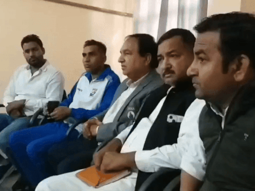 चैंपियनशिप की जानकारी देते हुए आयोजन।