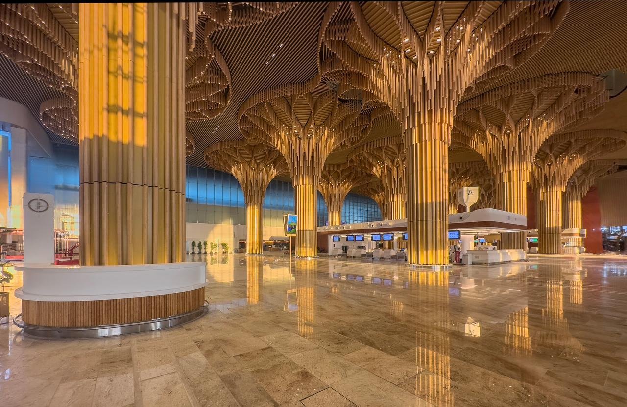 गोपीनाथ बोरदोलोई एयरपोर्ट का नया टर्मिनल 1.4 लाख वर्ग मीटर में बना है।