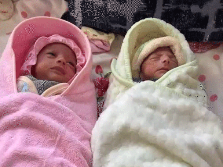 जागृति के जन्में जुड़वा नवजात।