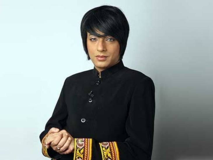 रोहित वर्मा मुंबई के पॉपुलर फैशन डिजाइनर हैं।