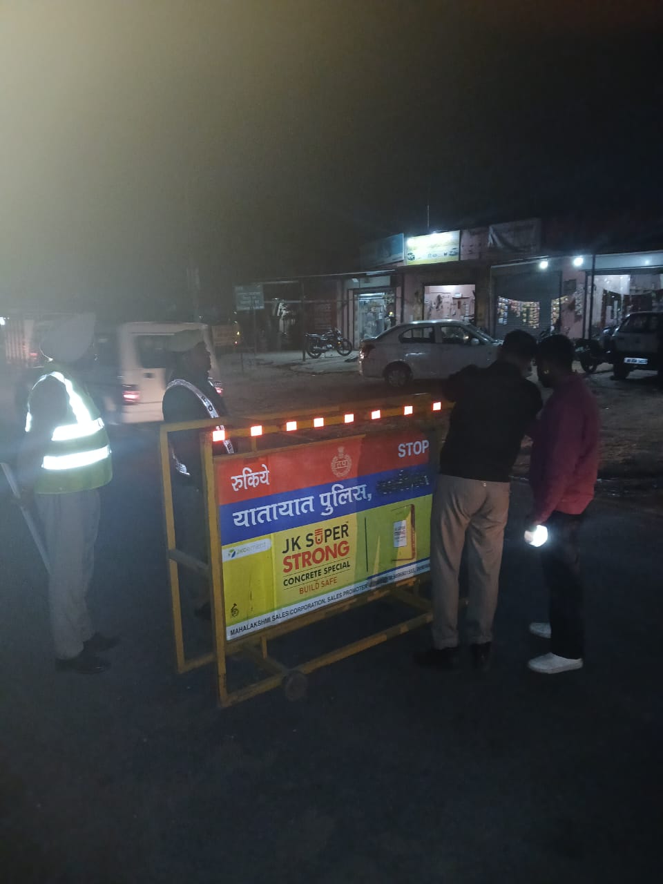 पंचकूला में स्कूल संचालकों को पुलिस का नोटिस:  घने कोहरे में सुरक्षा नियमों में ढिलाई नहीं, बसों में फॉग लाइट और रिफ्लेक्टर बेहद जरूरी – Panchkula News
