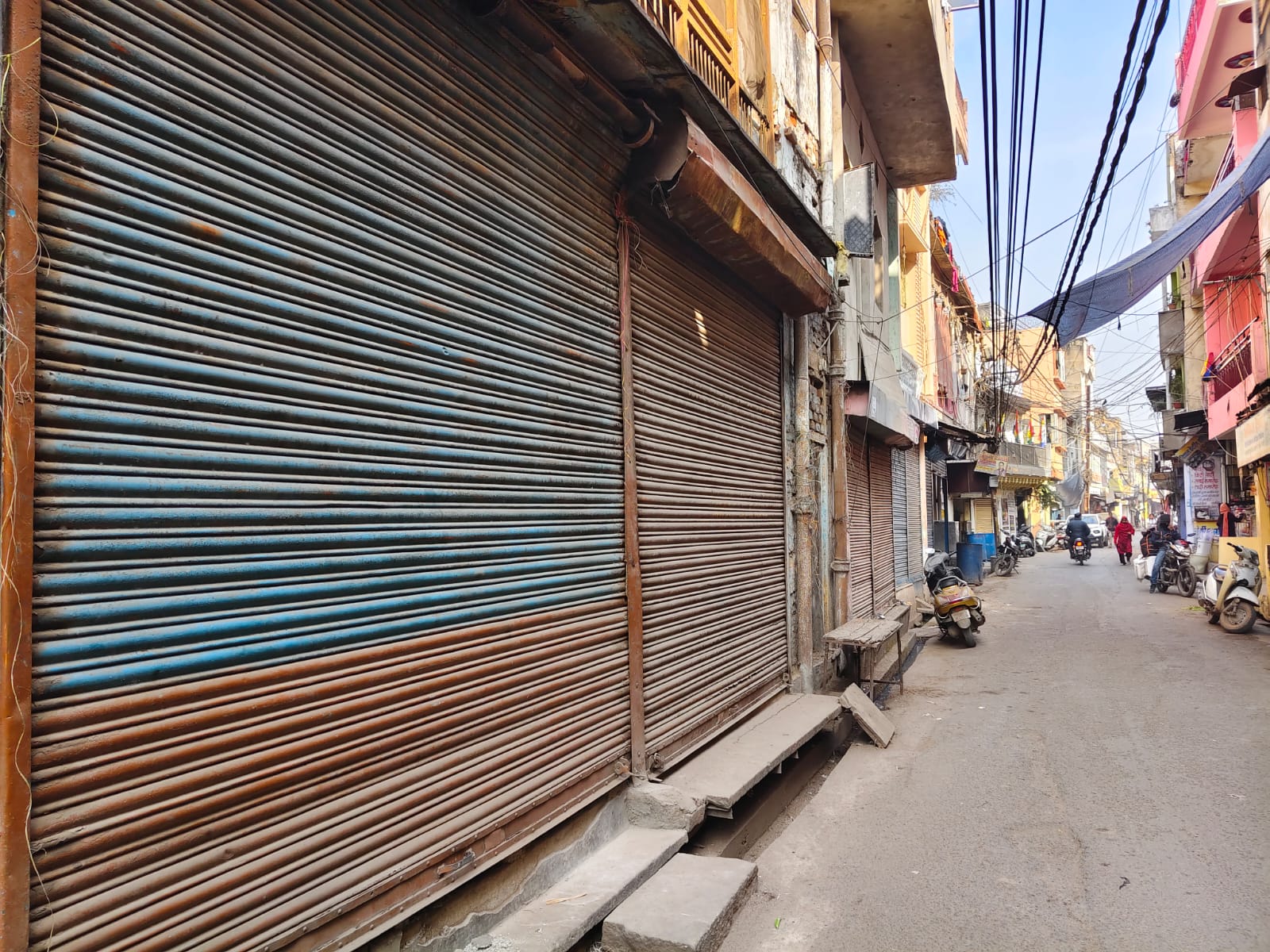 व्यापारी की दुकान पर हमले की विरोध में आज बंद रहा बाजार।