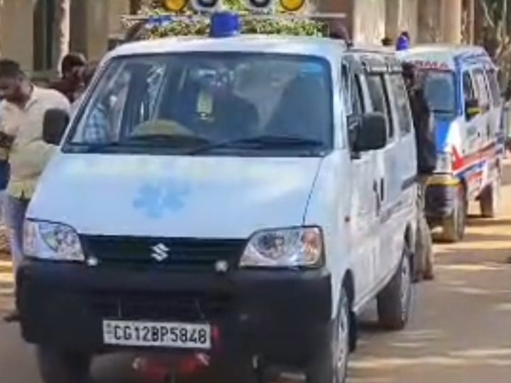 घायलों को तुरंत अस्पताल ले जाया गया।