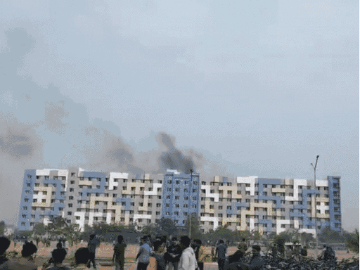 छात्रों ने दूषित पानी और खाने काे लेकर यूनिवर्सिटी में आग लगा दी थी।