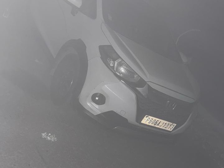 आरोपियों के कब्जे से बरामद कार।