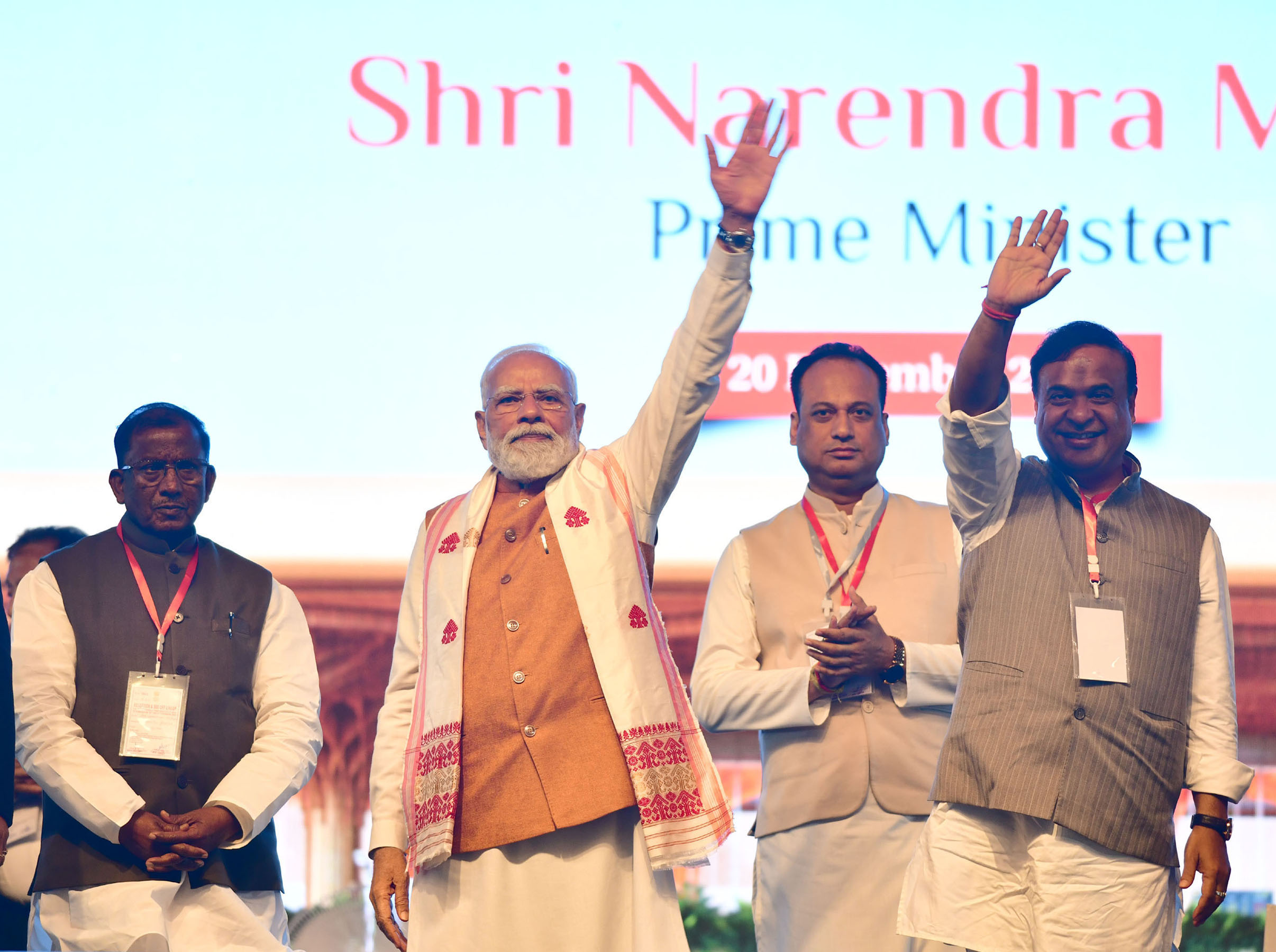 पीएम ने गुवाहाटी में 5000 करोड़ की लागत वाली लोकप्रिय गोपीनाथ बोरदोलोई इंटरनेशनल एयरपोर्ट की नई टर्मिनल बिल्डिंग का उद्घाटन किया।