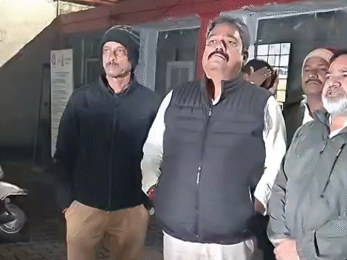 दुर्ग ग्रामीण कांग्रेस जिला अध्यक्ष राकेश ठाकुर ने कहा कि बीजेपी का मकसद विपक्ष को फंसाना है।