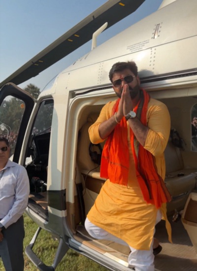 विधानसभा चुनाव के दौरान पवन सिंह ने धुआंधार प्रचार किया था।