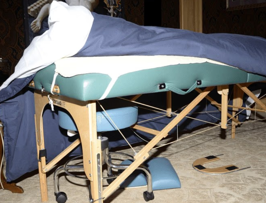 एपस्टीन फाइल्स में बड़ा खुलासा: लड़कियों के साथ हॉट-टब में नहाते दिखे क्लिंटन, माइकल जैक्सन की भी तस्वीरें; तीन लाख दस्तावेज जारी