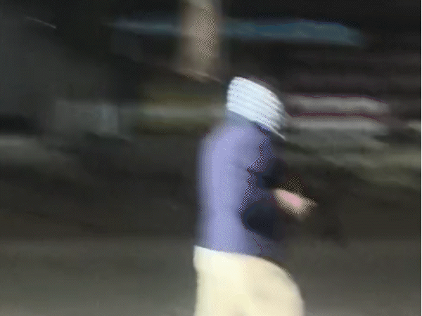 हालात काबू में करने के लिए पुलिस ने आंसू गैस के गोले छोड़े। लाठीचार्ज कर उन्हें खदेड़ा।