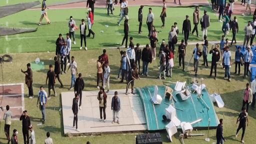 कोलकाता में मेसी के जल्दी चले जाने के बाद दर्शकों ने तोड़फोड़ की थी।